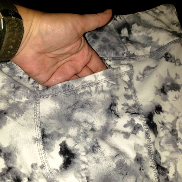 NEW Bebe Sport Capris - Picture 8 of 10